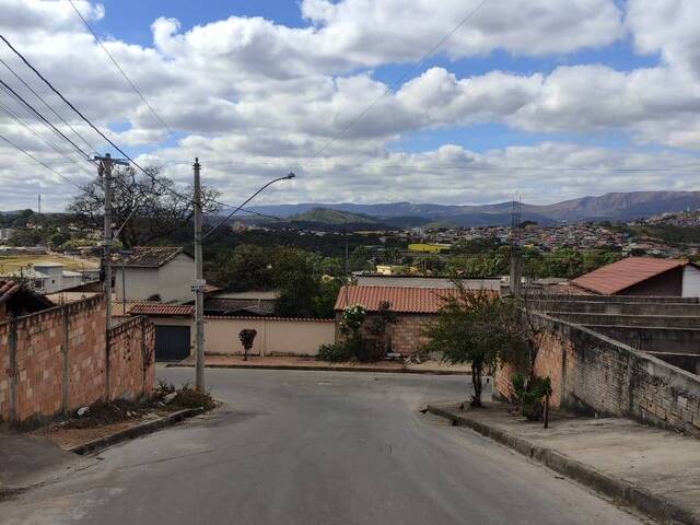 Lote para Venda em Sarzedo - 5