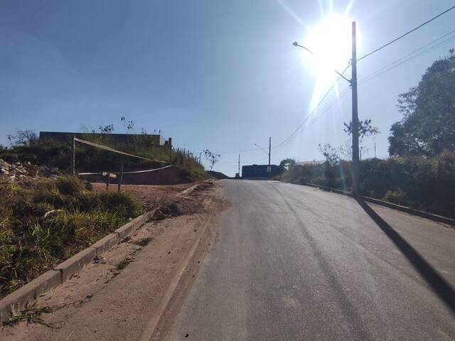 Lote para Venda em Sarzedo - 3