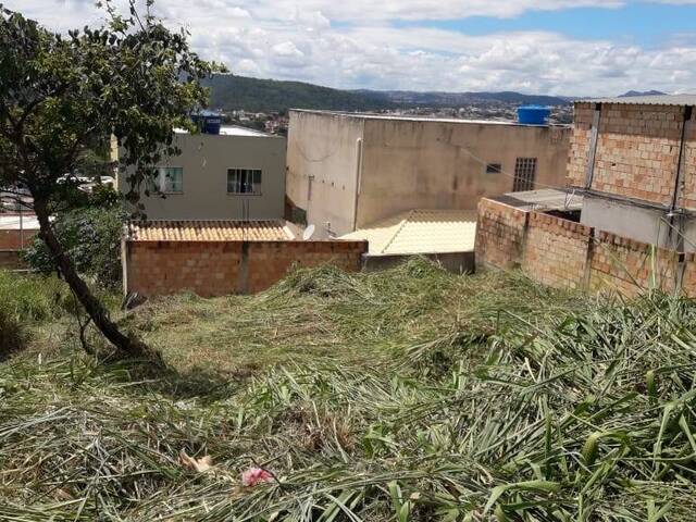 Lote para Venda em Sarzedo - 2