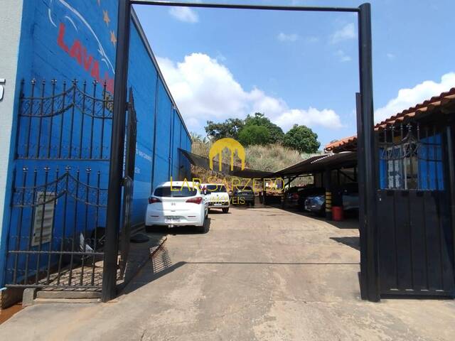 Lote para Venda em Sarzedo - 3