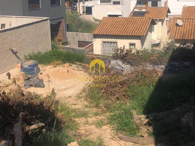 Lote para Venda em Sarzedo - 5