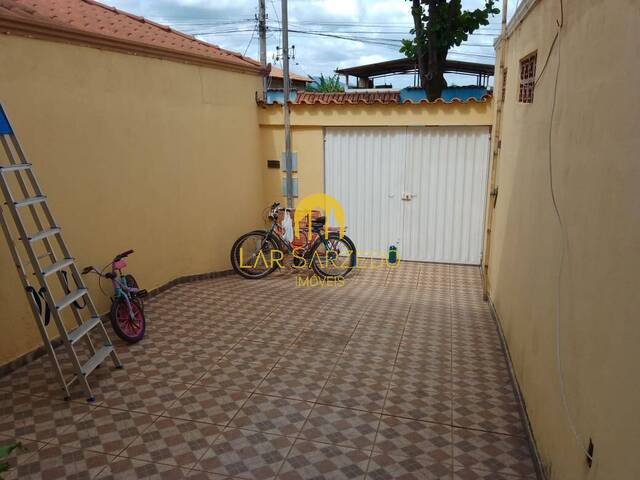 #1023 - Casa para Venda em Igarapé - MG - 2