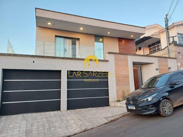 #711 - Casa para Venda em Mário Campos - MG